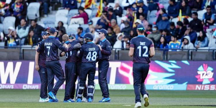 বিশ্বকাপের শুরুতেই বড় অঘটন