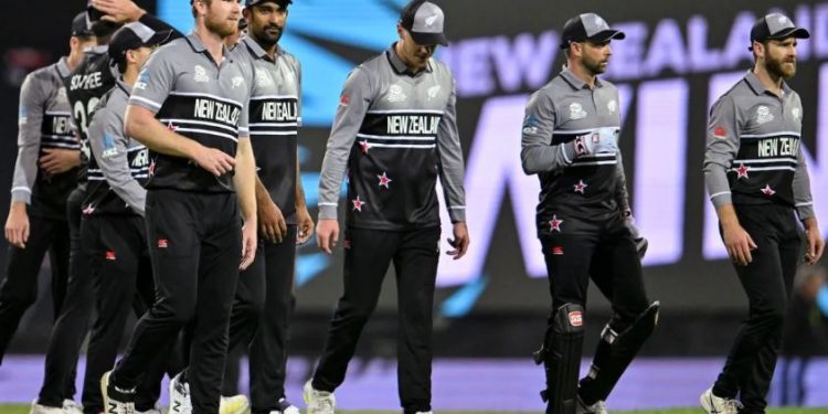 অস্ট্রেলিয়াকে উড়িয়ে বিশ্বকাপে শুভ সূচনা নিউজিল্যান্ডের