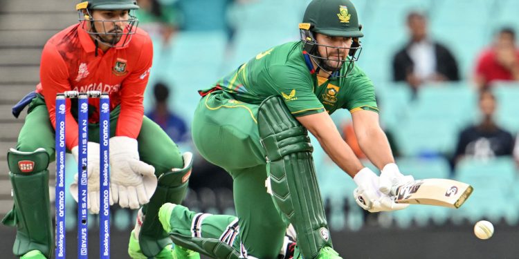 রুশো ঝড়ে এলোমেলো বাংলাদেশের বোলিং