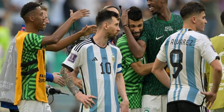 মেসির আর্জেন্টিনাকে হারিয়ে সৌদি আরবের চমক