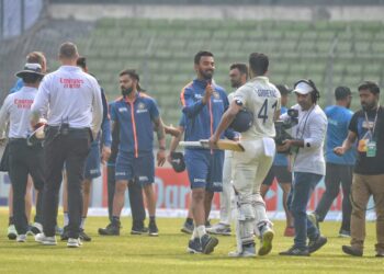 ফের স্বপ্নভঙ্গের বেদনায়  বাংলাদেশ