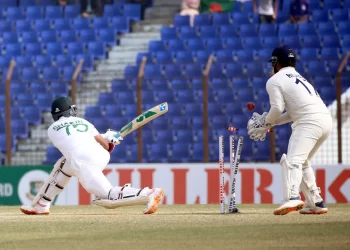 সাকিবের লড়াই শেষে বড় হার বাংলাদেশের