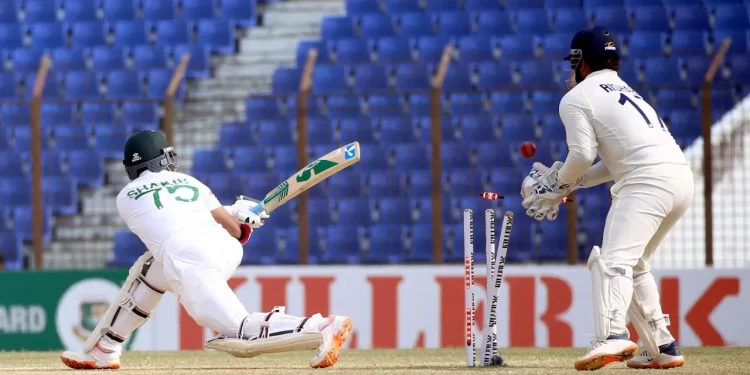 সাকিবের লড়াই শেষে বড় হার বাংলাদেশের