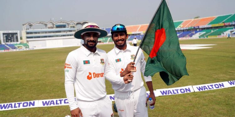 বিজয় দিবসের আনন্দে সামিল ক্রিকেটাররা