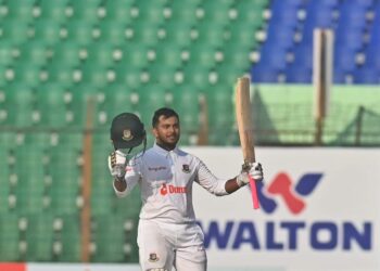 অভিষেকে সেঞ্চুরিতে অনন্য অর্জন জাকির হাসানের