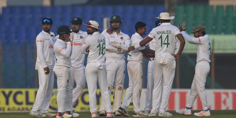 ক্যাচ মিসে বাংলাদেশের আক্ষেপের দিন