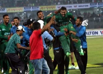 মিরাজ-মুস্তাফিজ বীরত্বে স্বপ্নের জয় বাংলাদেশের