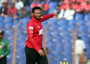 সাকিব ম্যাজিকে টানা তিন জয়