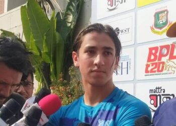 বাবার দেশে এসে রোমাঞ্চিত রবিন