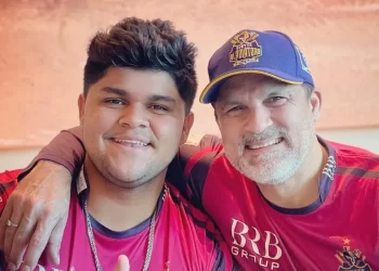 বাবার পথে ছেলে