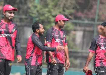 বিপিএলে ফাইনালের উঠার লড়াই