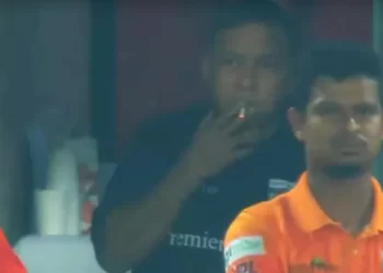 ধুমপানকাণ্ডে শাস্তি পেলেন সুজন