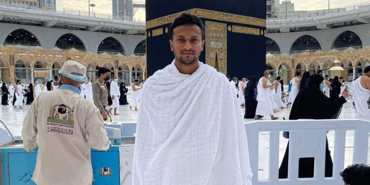 ওমরাহ করতে গেলেন সাকিব