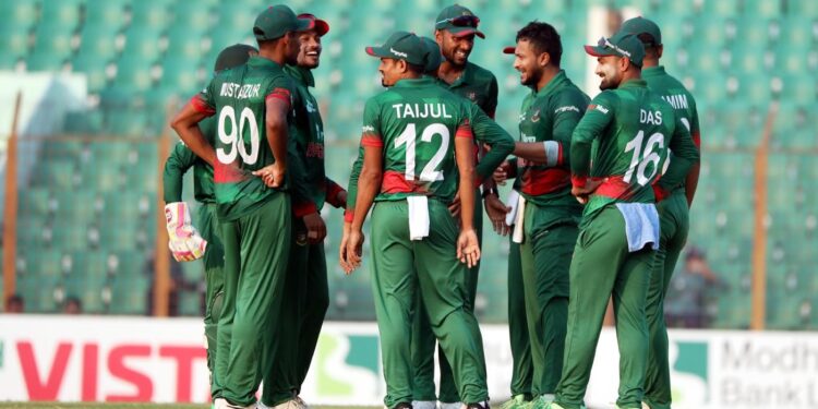 সাকিব ম্যাজিকে ইংল্যান্ডকে উড়িয়ে দিল বাংলাদেশ