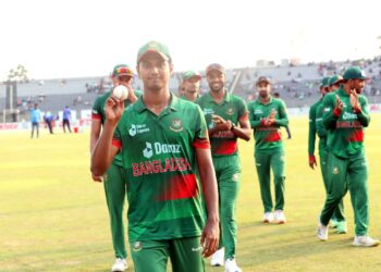 ৩৭ বছরের ইতিহাসে প্রথম