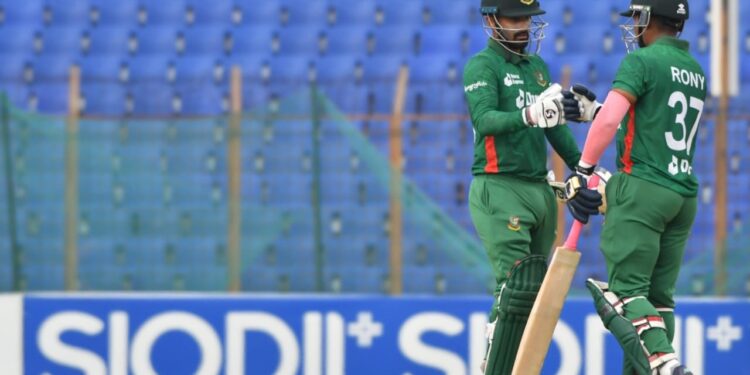 লিটনের সঙ্গে রেকর্ড বাংলাদেশেরও