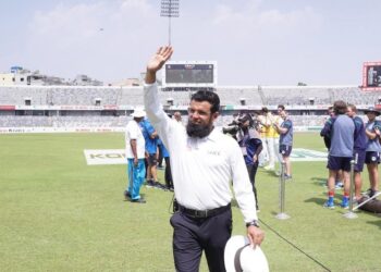 থামলেন ‘এলিট’ আলিম দার