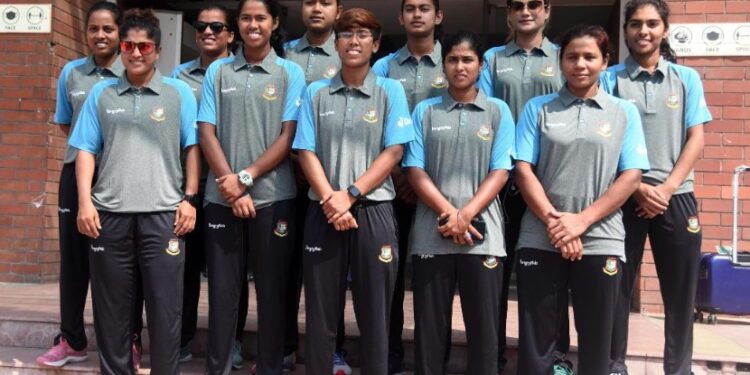 বৃষ্টি হাসল কলম্বোতে