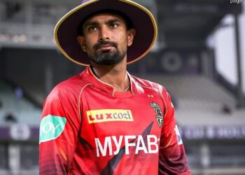 হঠাৎ ফিরে এলেন লিটন