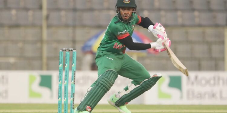 জন্মদিনে অনন্য মুশফিক