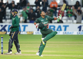 প্রথম সেঞ্চুরির আলোয় রঙিন শান্ত