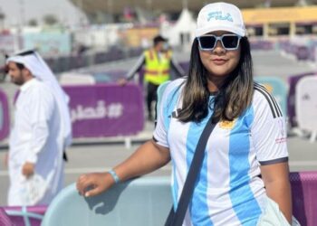 খেলে ছেড়ে আম্পায়ার জেসি