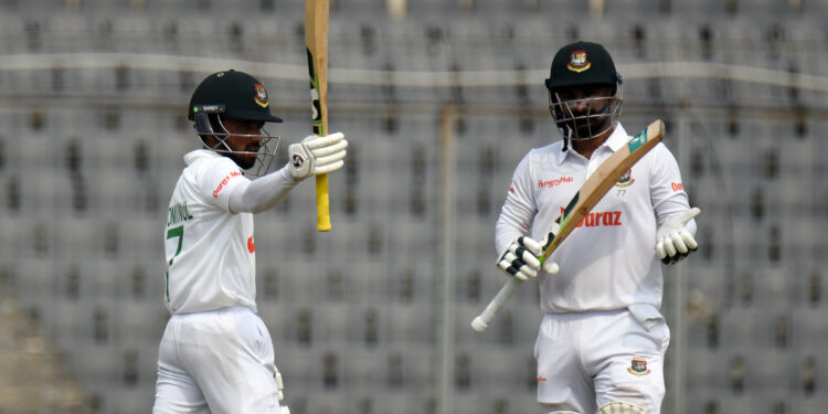 ২৬ মাস পর মুমিনুলের সেঞ্চুরি