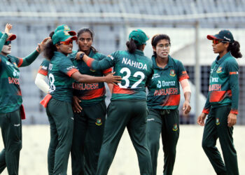 বাংলাদেশকে হারিয়ে সিরিজে ফিরল ভারত