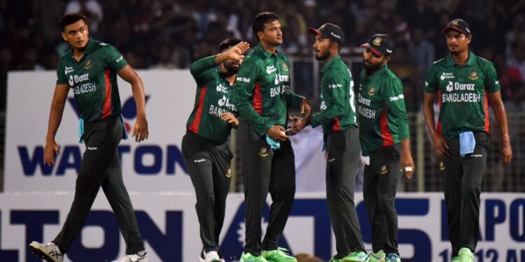 সিরিজ জয়ের আনন্দ বাংলাদেশের