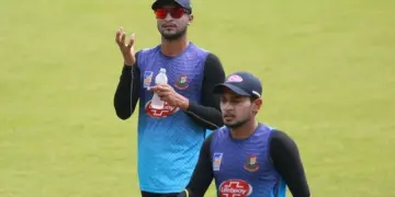 দেশে ফিরলেন সাকিব-মুশফিক