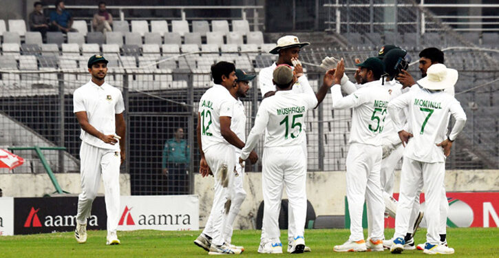 মিরপুরের স্পিন স্বর্গে ১৫ উইকেটের পতন, দাপট বাংলাদেশের