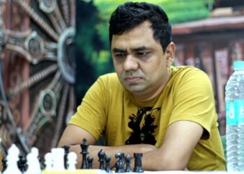 দাবা খেলতে খেলতেই চলে গেলেন গ্র্যান্ডমাস্টার জিয়া