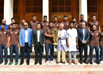 শান্তদের সংবর্ধনা দিলেন প্রধান উপদেষ্টা