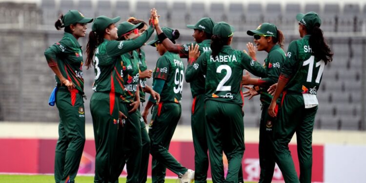 রেকর্ড গড়া জয়ে সিরিজ বাংলাদেশের