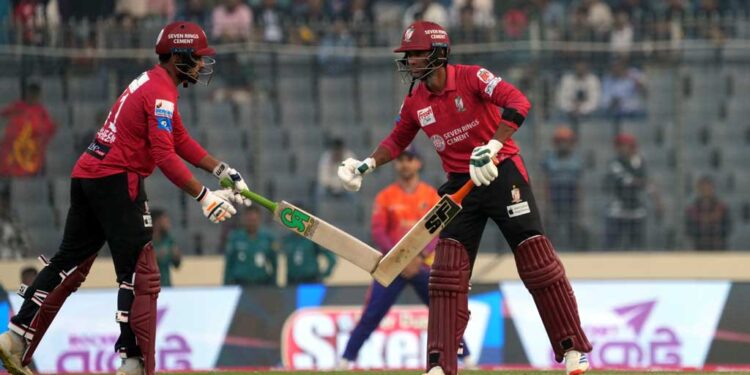 বিপিএলের প্রথম দিনই রান উৎসব