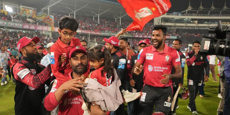 বিপিএল ২০২৫: কারা কোন পুরস্কার পেলেন