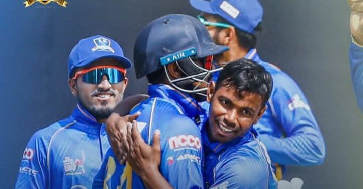 শাইনপুকুরকে ৬৯ রানে অল আউট করল লিজেন্ডসরা