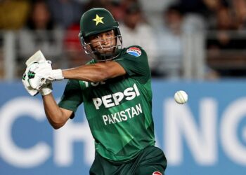 নাওয়াজের রেকর্ড গড়া সেঞ্চুরিতে পাকিস্তানের অবিশ্বাস্য জয়