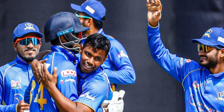 ইয়াসিরের সেঞ্চুরিতে ধানমন্ডির রান পাহাড়, রূপগঞ্জের সামনে কঠিন চ্যালেঞ্জ