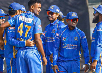 লিজেন্ডসদের বোলিং তোপে ৯৩ রানে অলআউট গাজী গ্রুপ