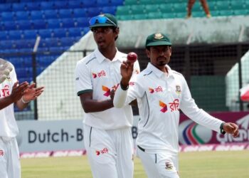 তাইজুল ম্যাজিকের পর সাদমান-এনামুলের দারুণ জবাব