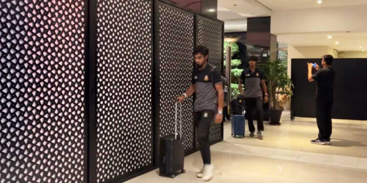 পাকিস্তানে পৌঁছে গেল বাংলাদেশ দলের প্রথম বহর