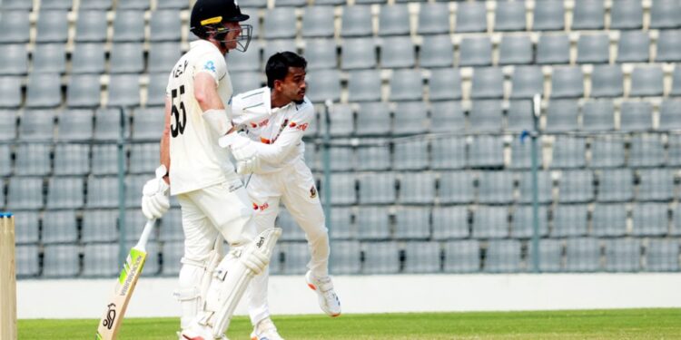 মেঘলা আকাশে মিরপুরের ক্রিকেট
