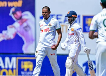 রোমাঞ্চ ছড়িয়ে গল টেস্ট ড্র করল বাংলাদেশ