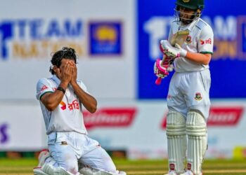 শান্ত-মুশফিকের সেঞ্চুরিতে গলে বাংলাদেশের স্মরণীয় একদিন