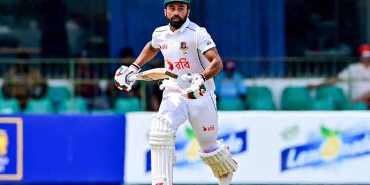 ব্যর্থ বিজয়-হতাশ মুমিনুল, প্রথম সেশন ভাল কাটল না বাংলাদেশের
