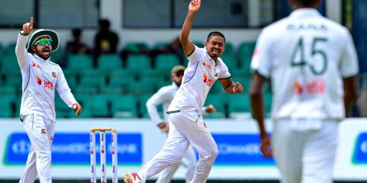 সকালে বাংলাদেশের স্বস্তি, যদিও লিড বাড়াচ্ছে লঙ্কানরা