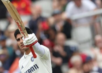 ওভালে আধা ঘণ্টায় ইতিহাস গড়লেন গিল