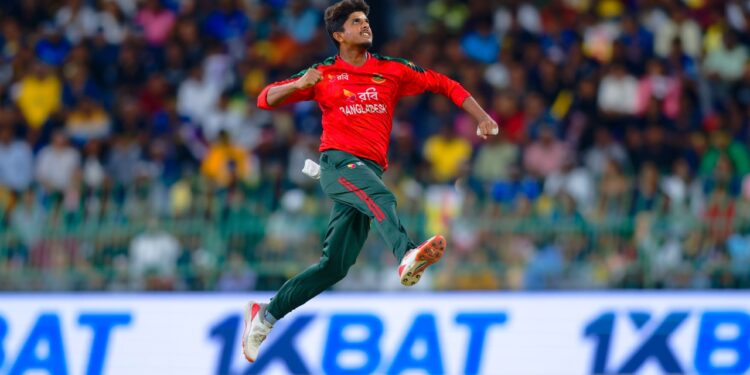 মেহেদীর ঘূর্ণিতে দিশেহারা শ্রীলঙ্কা, বাংলাদেশের চাই ১৩৩