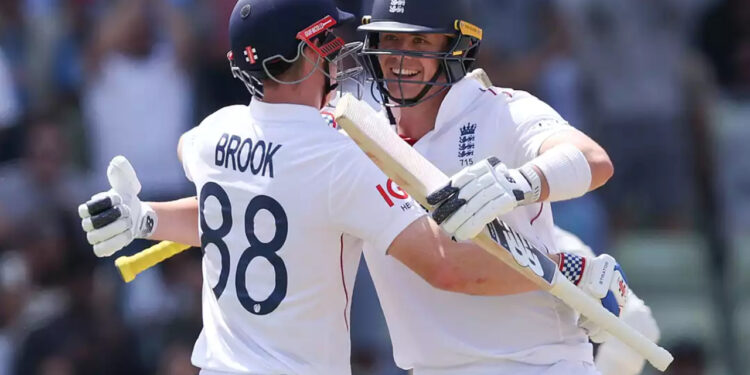 রেকর্ড গড়েও বিপর্যয়-এজবাস্টনে ইংল্যান্ডের ব্যাটিংয়ের বিরল দৃশ্য!